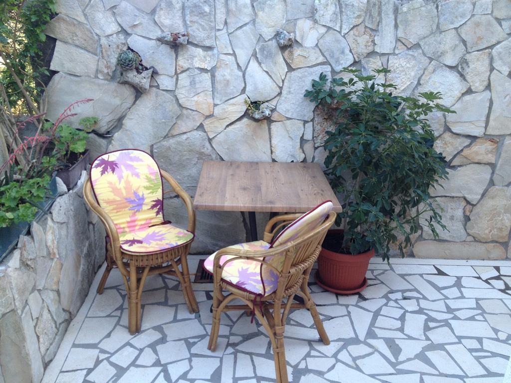 Apartments Tomovic Lumbarda Habitación foto