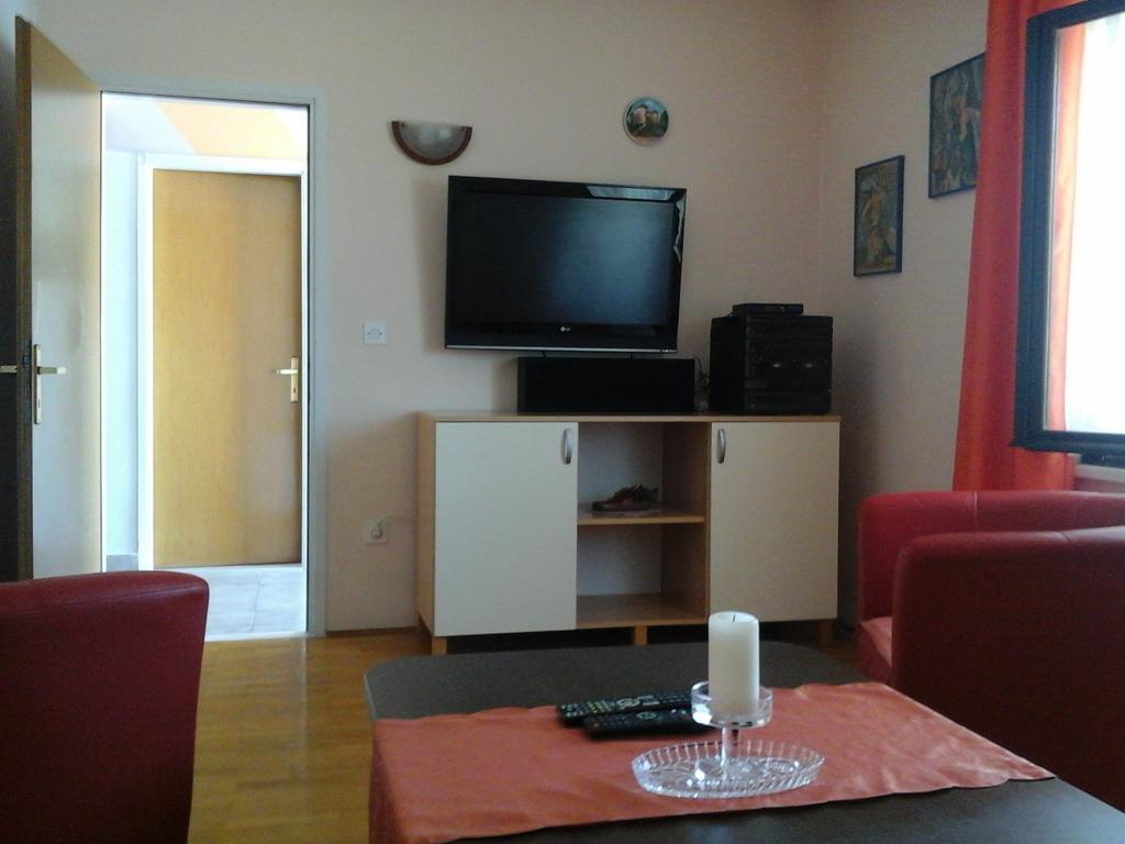 Apartments Tomovic Lumbarda Exterior foto